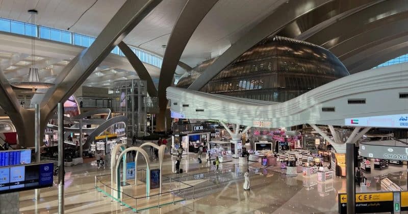 Revolução no Turismo: Aeroportos de Abu Dhabi passam a aceitar Bitcoin e Criptomoedas