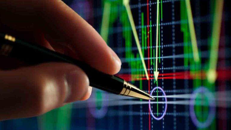 Alerta de Baleias: 12 Altcoins Disparam Sinais de Acumulação Enquanto Outras Sofrem Influxo de Corretoras
