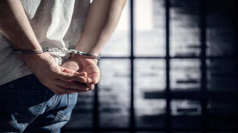Alerta na França: Polícia intensifica segurança após onda de 77 sequestros de criptoativos