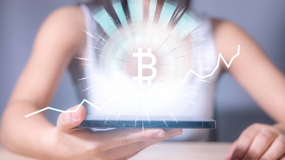 URGENT: Hackers actively exploiting critical vulnerability in BTCPay Server - users at risk of losing everything!