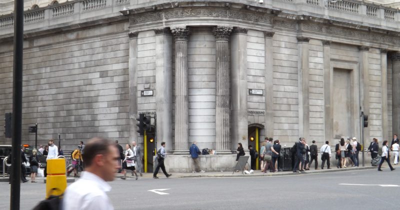 Bank of England Hawks Look Isolated as Rates Hold Steady