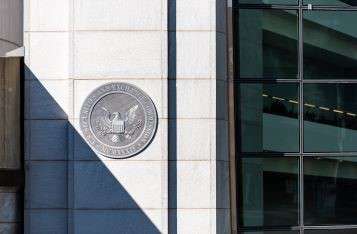Choque de Juros: Banco do Japão sobe taxa para 1% enquanto Polymarket prevê paralisia do Fed em 2026