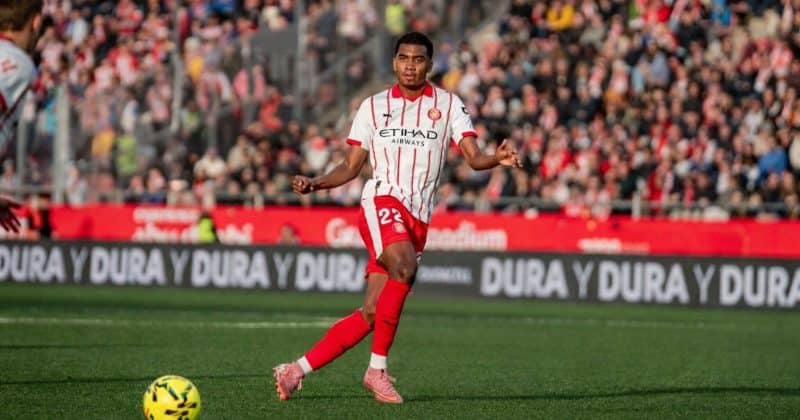 Birmingham City ativa opção de compra de €7M por Jhon Solis em transferência tradicional sem uso de cripto