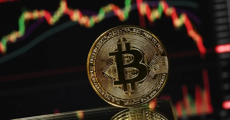 Bitcoin em queda livre: Pior década enquanto investidores fogem para ações de IA