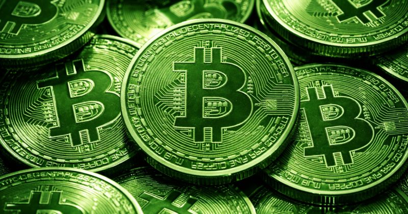 Bitcoin estabiliza em US$ 65 mil enquanto investidores aguardam decisão crucial do Fed