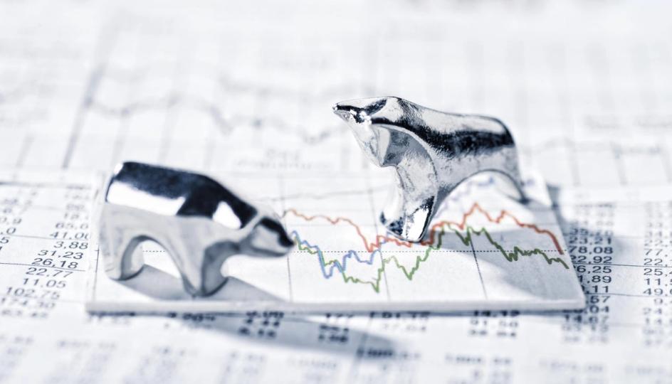 Bitcoin se estabiliza acima de US$ 63 mil após resgate macroeconômico salvar semana difícil