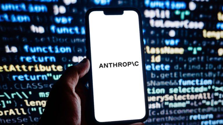 Bitcoin Miner Riot Faz Parceria de US$ 9,1 Bilhões com Laboratório de IA Anthropic