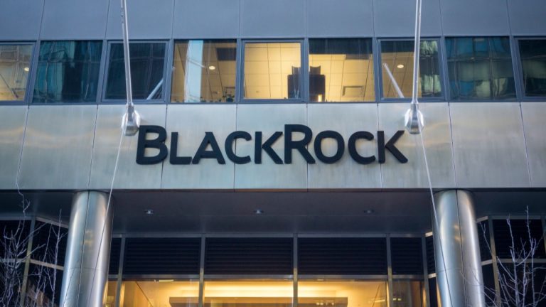 Blackrock Reduz Mínimo de Conversão do Bitcoin IBIT de US$25M para US$1M