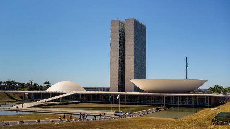 Brasil propõe regras rígidas para impedir abuso governamental com CBDC
