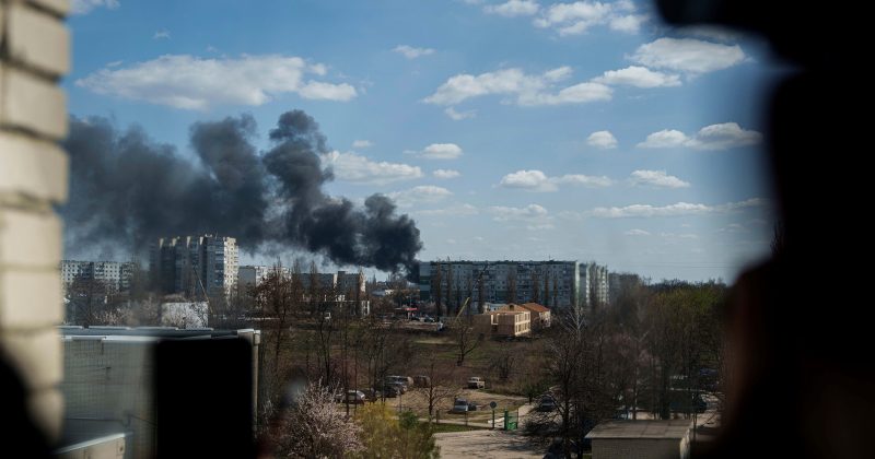 Panic in Sumy: Russian Strike Near Coffee Shop Triggers Civilian Flight