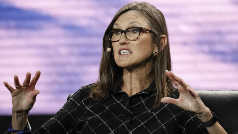 ARK Buys the Dip: Cathie Wood Injects $20.5M into SpaceX While Trimming Robinhood
