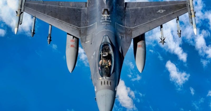 Caça F-16 ucraniano abate drone russo e muda o jogo na guerra