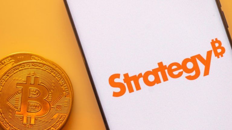 Do Refúgio à Liberdade: O Relato Pessoal do CEO da Strategy que Explica sua Fé no Bitcoin