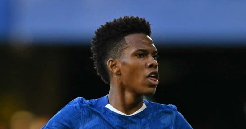 Estratégia de Ouro: Chelsea fecha com jovem promessa escocesa em nova onda de contratações