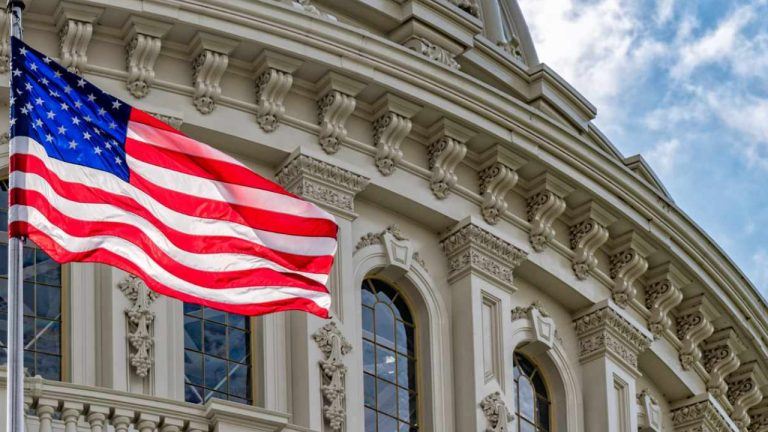 Coinbase Strikes Back: Defending the CLARITY Act Against Senator Warren's Sanctions Warning