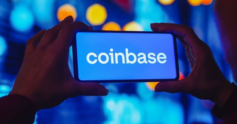Caos no Mercado: Coinbase suspende futuros de IP-PERP após colapso de 98% e rebranding da Story Protocol