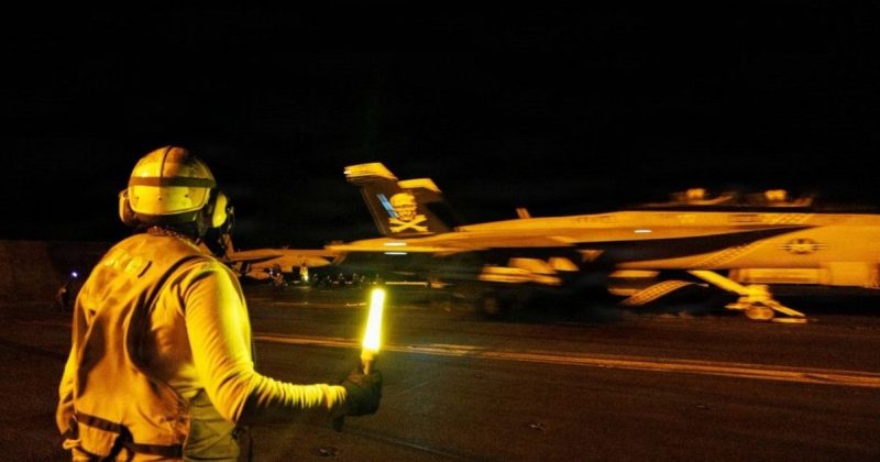 Conflito no Estreito de Ormuz: Por que os ataques militares dos EUA ao Irã podem abalar o mercado cripto