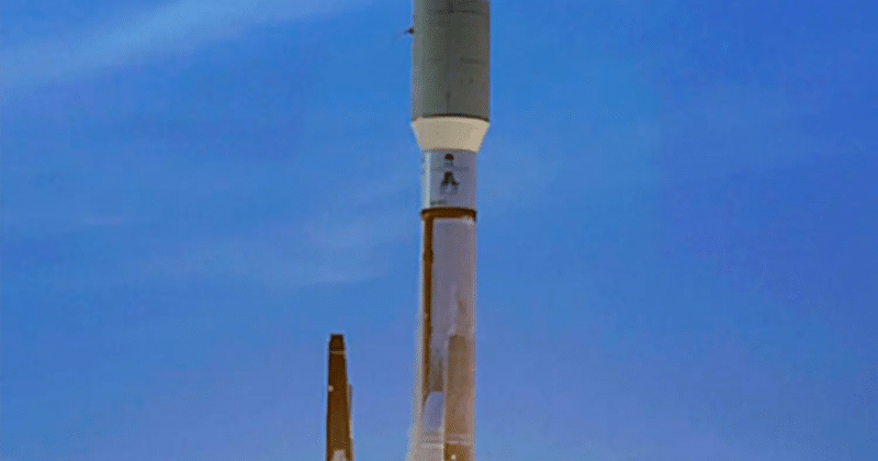 Corrida Espacial da Big Tech: Amazon lança 29 satélites para dominar o mercado de banda larga