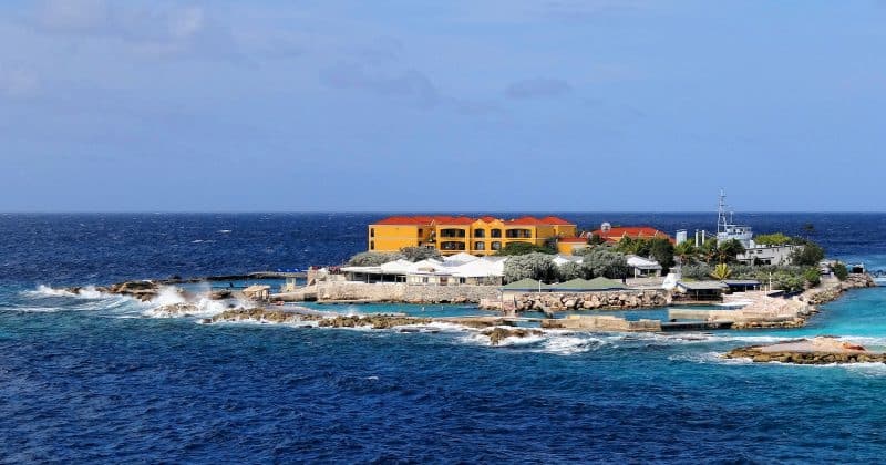 De campo ao blockchain: Curaçao estreia na Copa do Mundo enquanto acelera regulamentação cripto