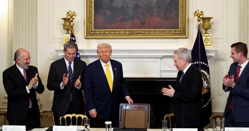 Disparidade Crypto: Autoridades Trump Detêm US$ 193 Milhões, Enquanto Nenhum Membro do Gabinete de Biden Possui Criptomoedas