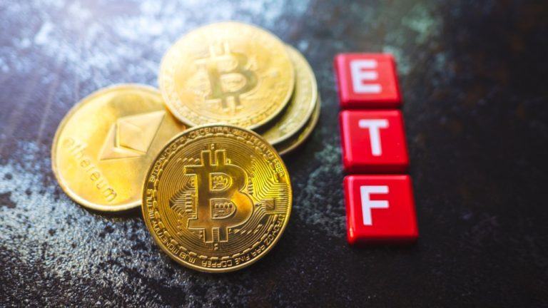 Divisão no Mercado: ETFs de Bitcoin sofrem saída de US$ 64 milhões enquanto Ether e Solana atraem capital