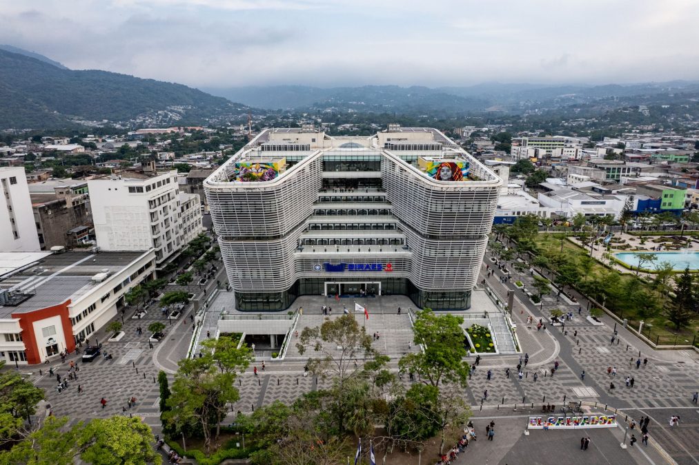 Beyond Bitcoin: El Salvador Integrates Artificial Intelligence into Public Schools