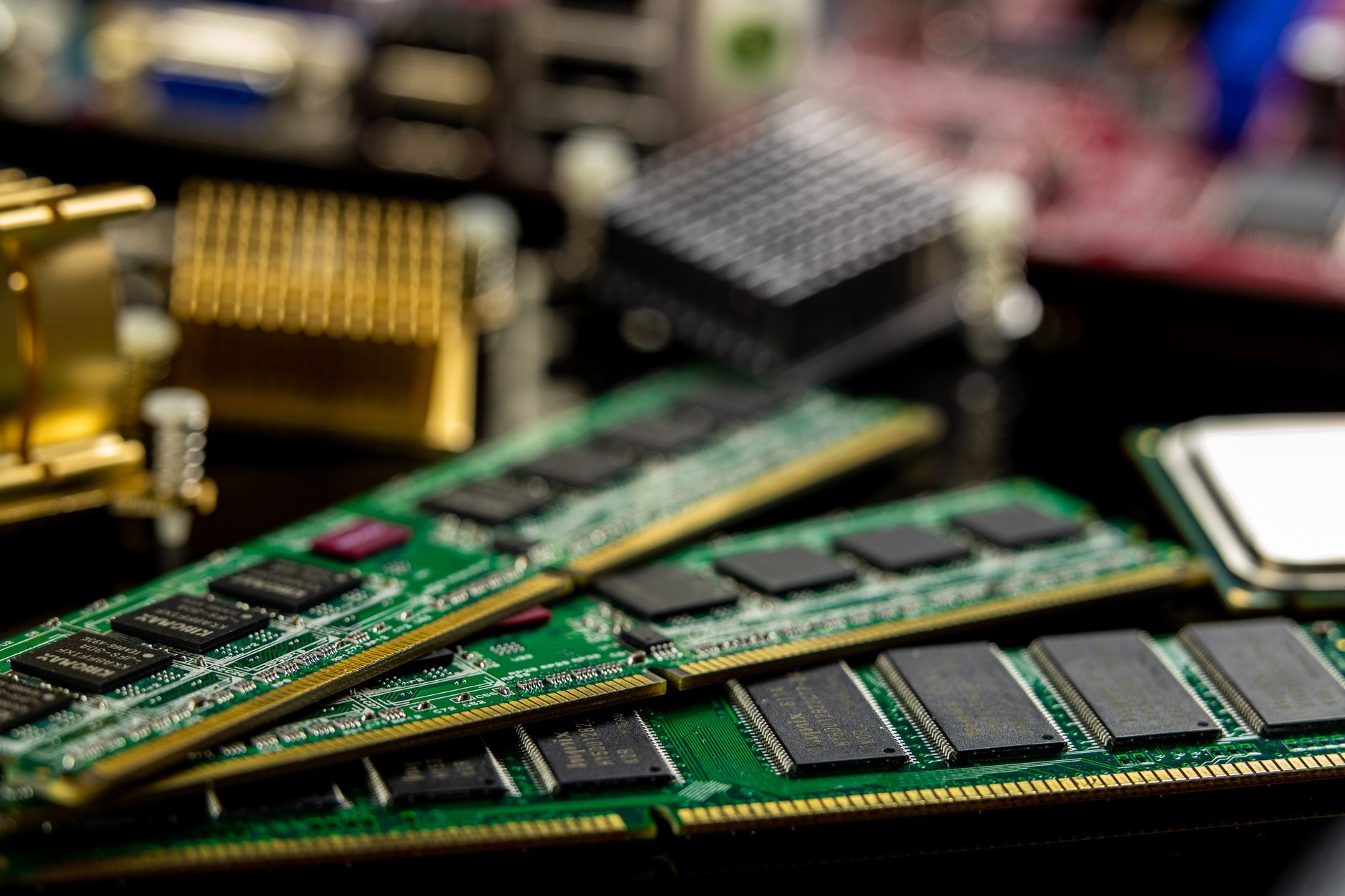 Global Memory Crisis Leaves MacBook Air Out of Stock Until September: How the AI Chip Race is Disrupting Apple's Bestseller