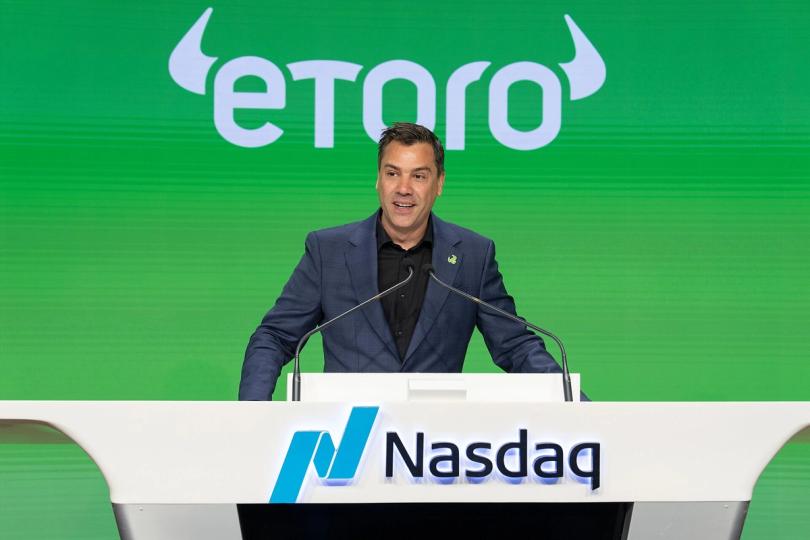 Corrida DeFi: eToro investe na plataforma de derivativos onchain Extended para dominar o mercado