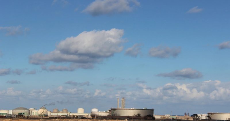 EUA mira cooperação militar na Líbia para destravar petróleo — e reduzir dependência de Moscou