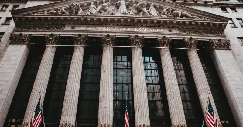 EUROPEA CORRE PARA ABRIR MÃO DE REGRAS BANCÁRIAS APÓS EUA FLEXIBILIZAR WALL STREET