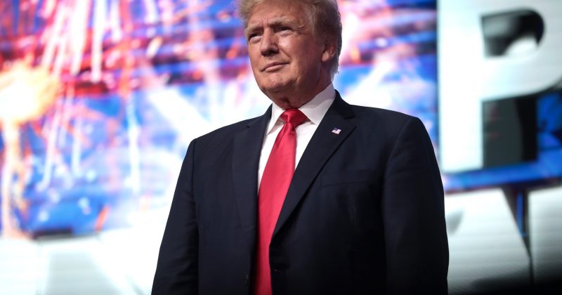 FIFA cede à pressão de Trump: O fim da neutralidade no futebol mundial?