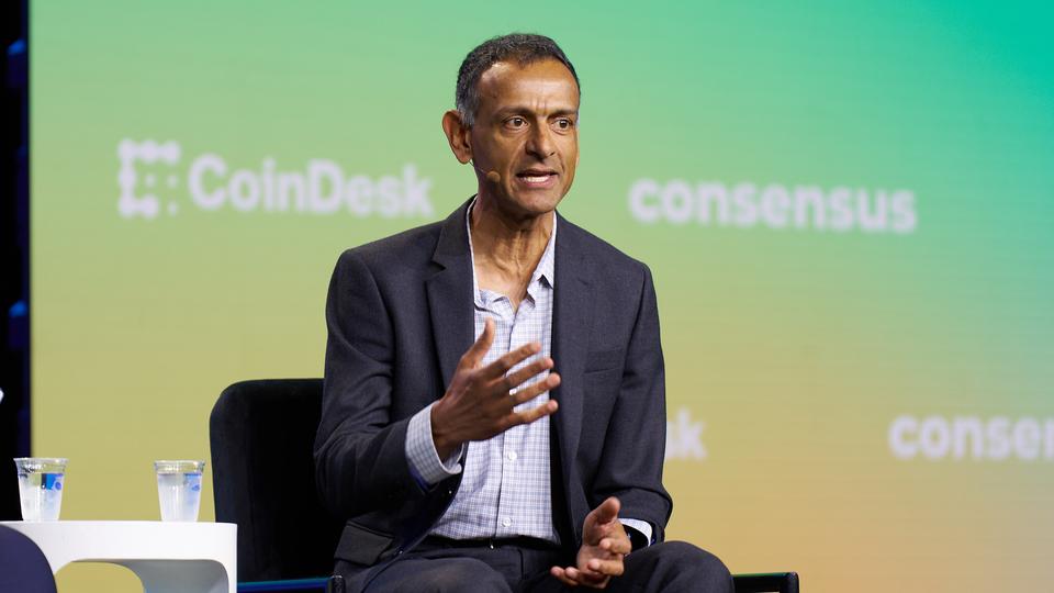Coinbase Shakeup: Top Legal Exec Paul Grewal Steps Down Following SEC Battle