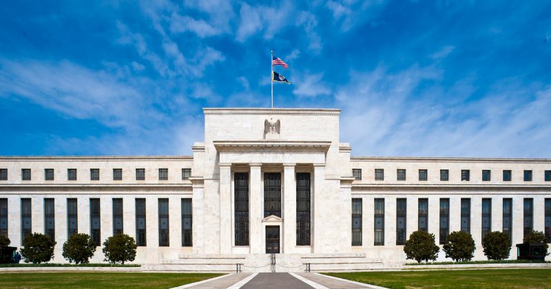 Fim de uma era? Volumes de Reverse Repo do Fed despencam para quase zero