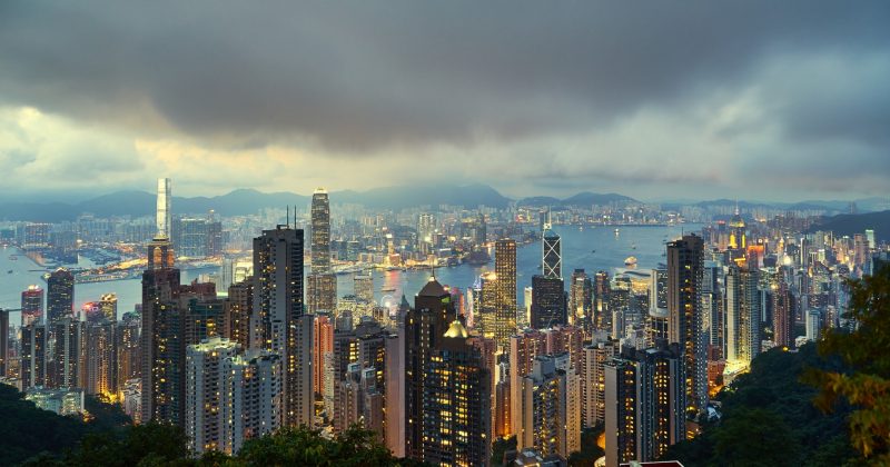 Hong Kong reduz impostos para fundos de hedge, provocando corrida financeira na Ásia