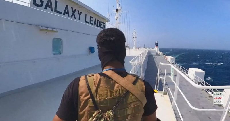 Houthis negam plano de taxar navios no Mar Vermelho, aliviando temores de fechamento