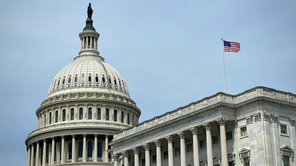 Crypto Clarity Act Stalls as Democrats Push Back Against Trump-Backed Ethics Deal