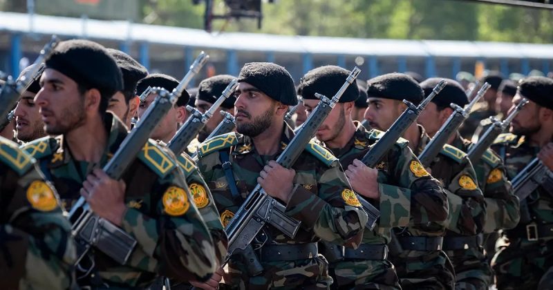 IRÃ PREPARA MUDANÇA ESTRATÉGICA MILITAR EM MEIO AO CONFLITO EUA-ISRAEL