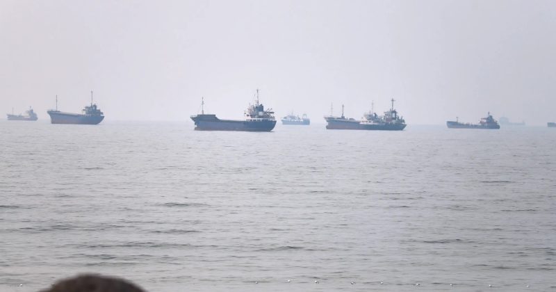 Geopolitical Flashpoint: Iran Escalates Attacks on US Navy in Strait of Hormuz