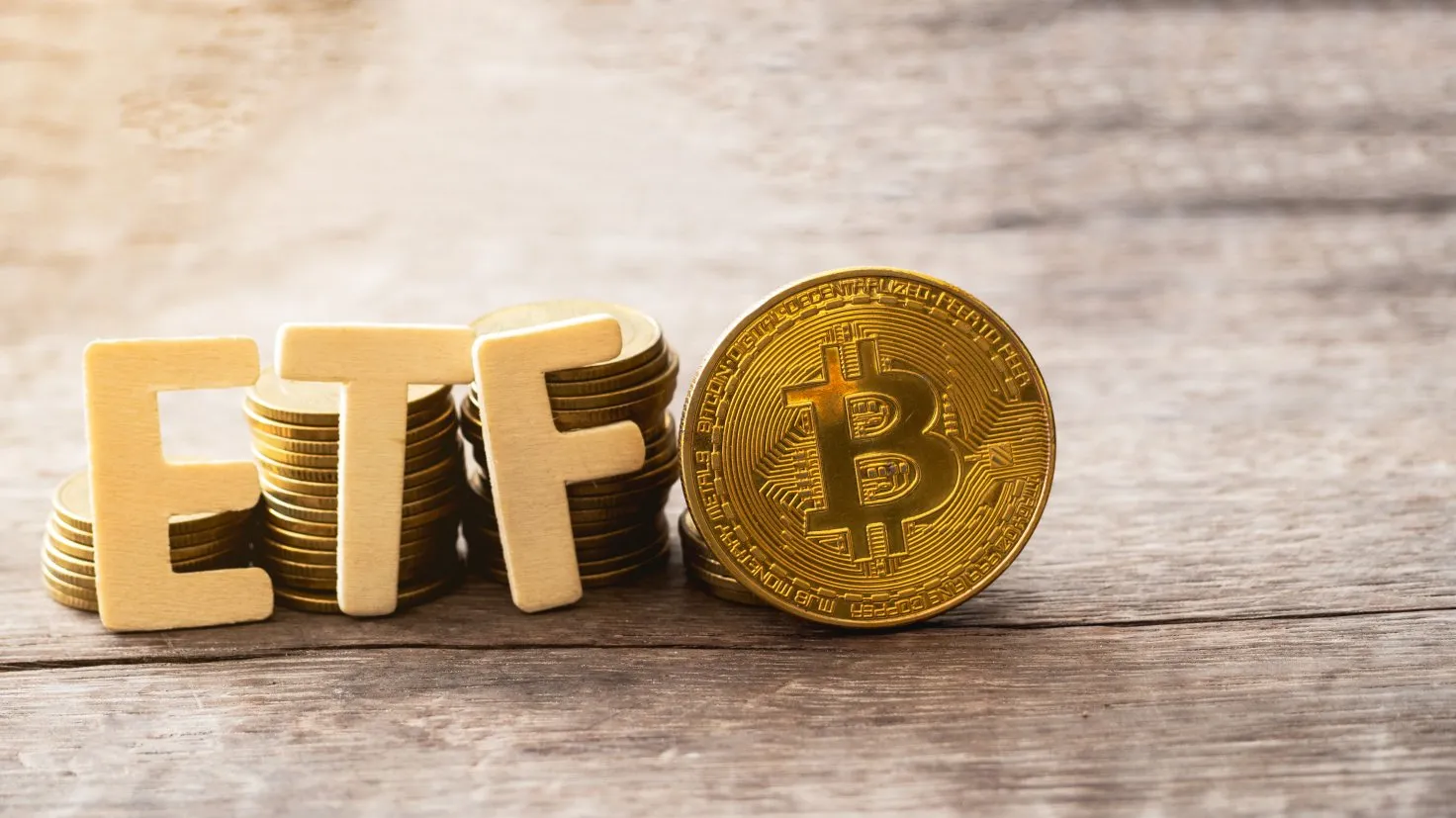 Japão Pronto para Explosão de ETFs de Bitcoin Enquanto EUA Perdem US$ 4,3 Bilhões