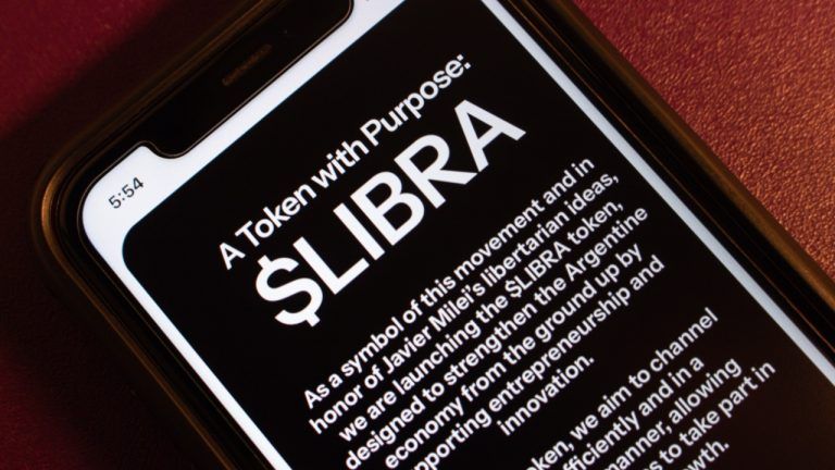 Argentine Judge Orders Urgent Freeze of Crypto Wallets Linked to Controversial Libra Token