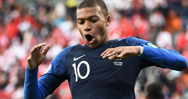 Mbappé brilha com dois gols e coloca a França em patamar de favoritismo na Copa