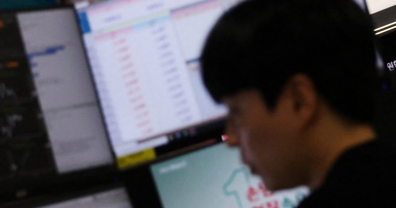 Emerging Markets Surge: Investors Flock to Smaller Tech Firms