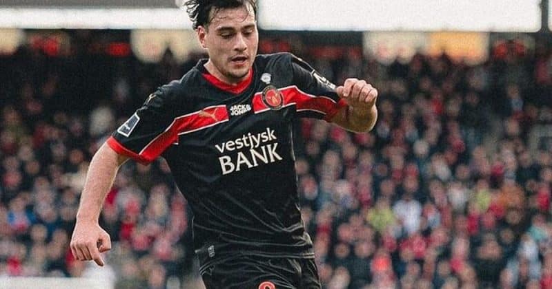 Midtjylland barra proposta de €12,5M por Aral Simsir e mira clubes da Premier League