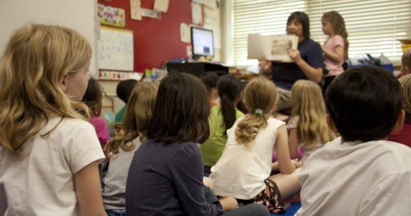 Noruega proíbe IA em escolas para crianças: O impacto que pode abalar o setor de EdTech