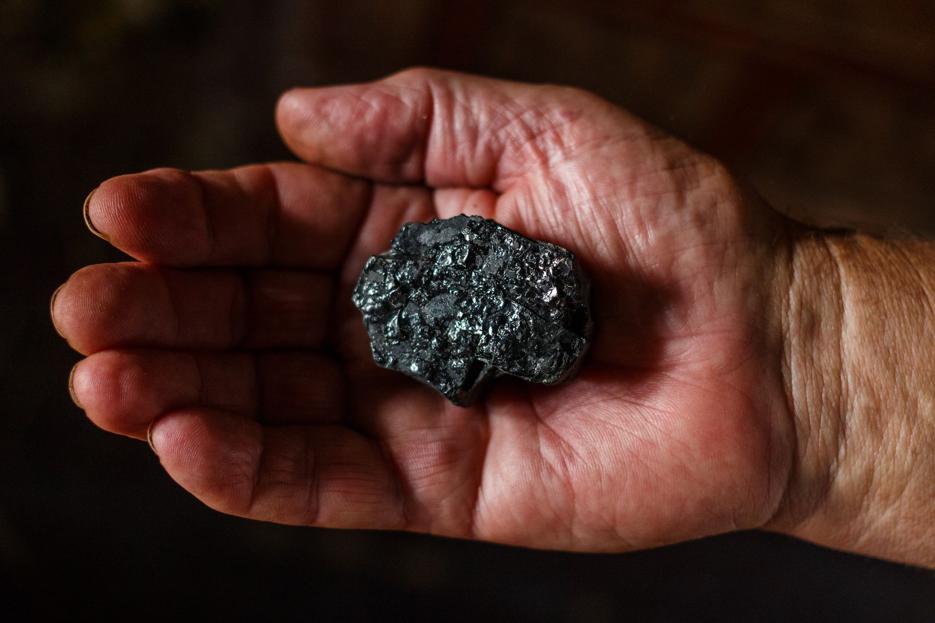 Invisible Gold: Why Rare Earth Elements are the Next Major Driver for Your Portfolio