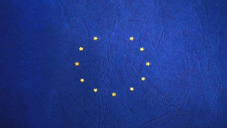 Prazo MiCA se aproxima: 75% das empresas de cripto na UE correm risco de perder licença em 1º de julho