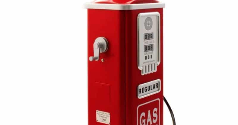 Alívio no bolso: Preços da gasolina nos EUA caem abaixo de US$ 4 e podem impulsionar a economia