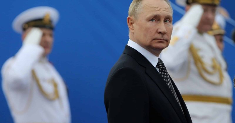 Putin visita linha de frente e alega avanços na Ucrânia em meio a incertezas
