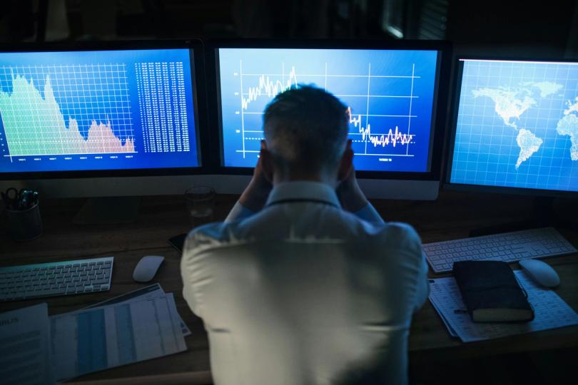 Queda no Bitcoin arrasta DeFi e Smart Contracts: O que está por trás do recuo?