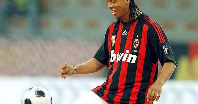 Ronaldinho sacode o futebol italiano: Lenda assina com Ravenna FC em novo papel estratégico